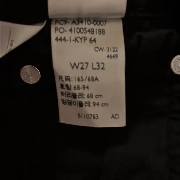 Classic Black Levi Women's Jeans with FLARE - Picture 6 of 6